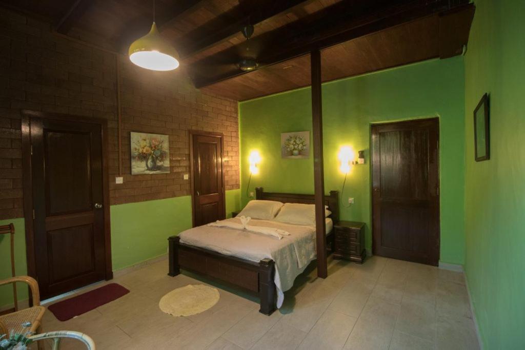 De Serenity - Exclusive Jungle Retreat Seremban Room photo